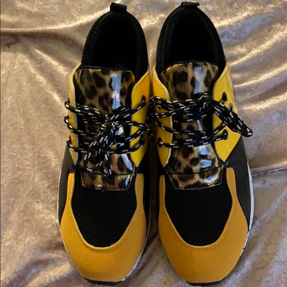 La Sheelah sneakers yellow leopard (brand new)